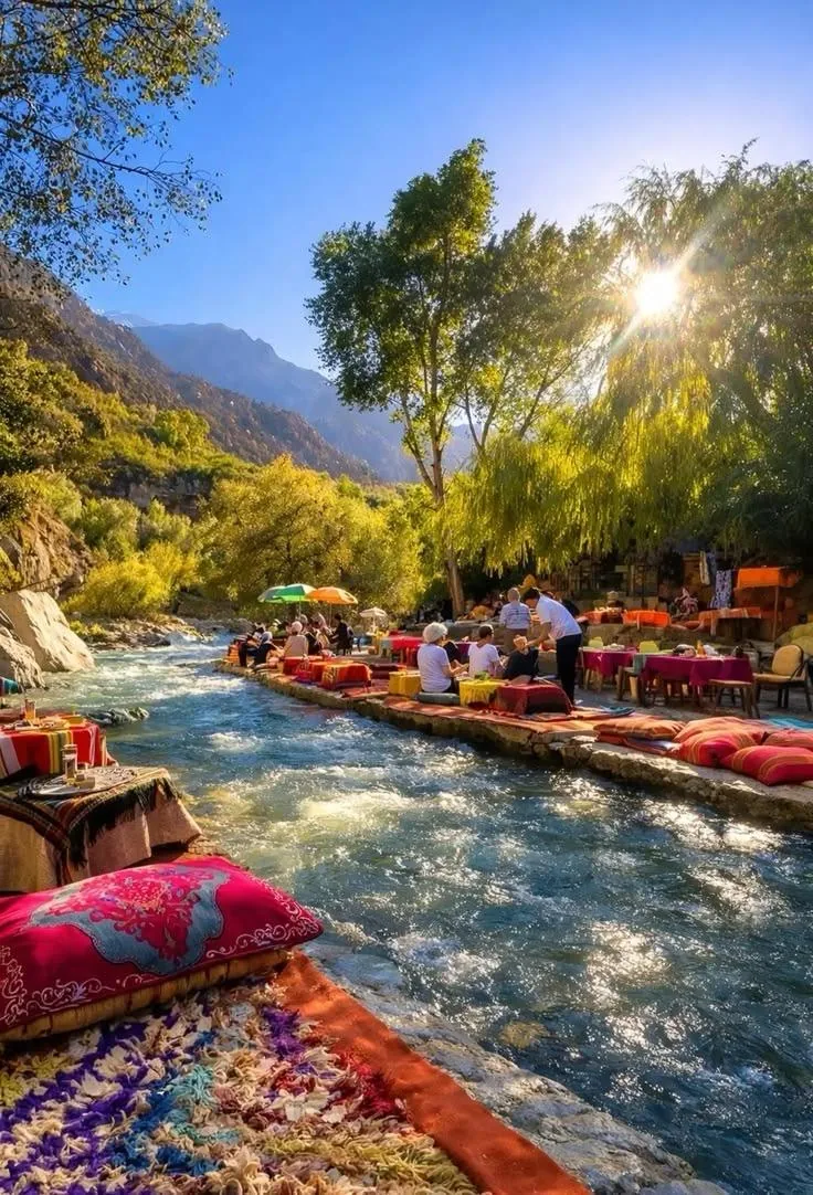 Comida junto al río en el Valle de Ourika